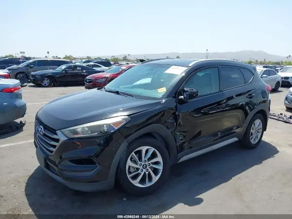 KM8J33A45JU669692 2018 HYUNDAI TUCSON - Image 2