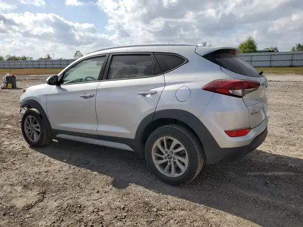 KM8J33A45JU674908 2018 HYUNDAI TUCSON - Image 2