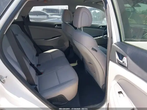 KM8J33A45JU676528 2018 HYUNDAI TUCSON - Image 8