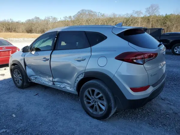 KM8J33A45JU677176 2018 HYUNDAI TUCSON - Image 2