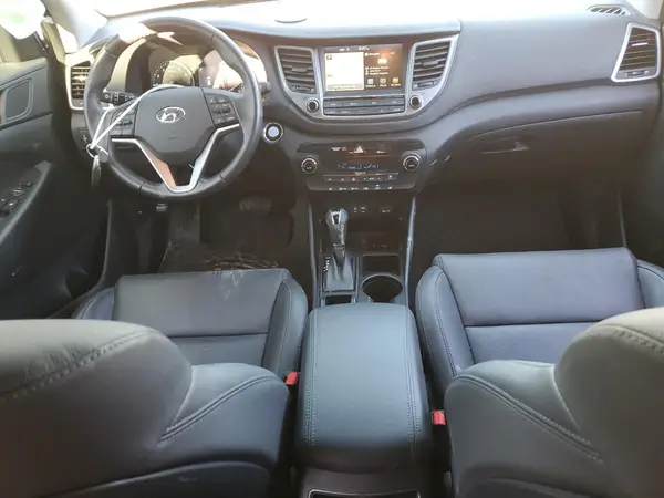 KM8J33A45JU677176 2018 HYUNDAI TUCSON - Image 8