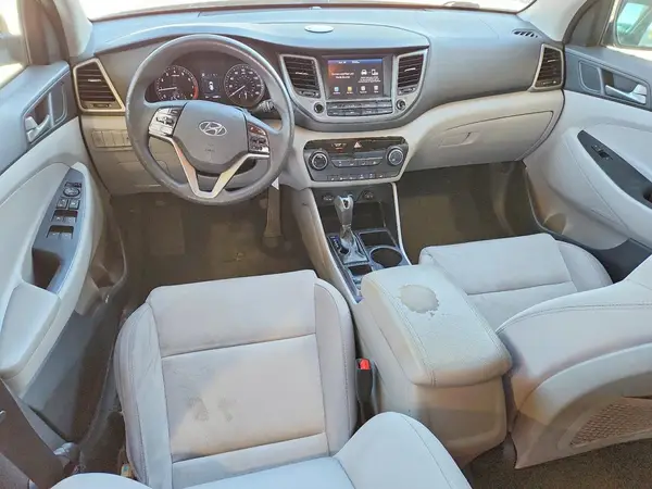 KM8J33A45JU677730 2018 HYUNDAI TUCSON - Image 8