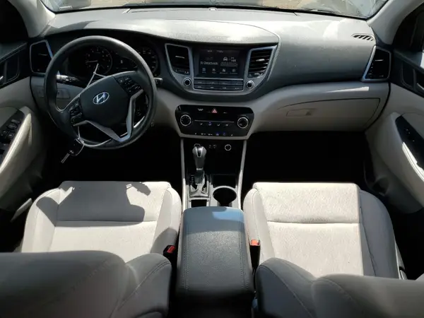 KM8J33A45JU677825 2018 HYUNDAI TUCSON - Image 8