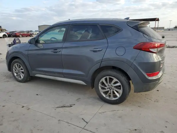 KM8J33A45JU679283 2018 HYUNDAI TUCSON - Image 2