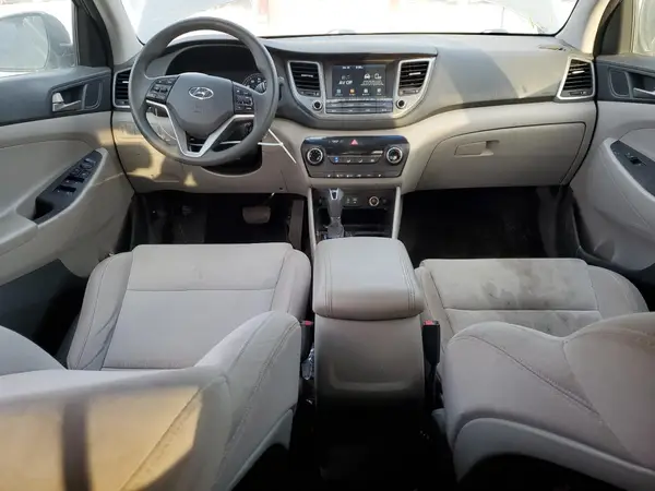 KM8J33A45JU679283 2018 HYUNDAI TUCSON - Image 8