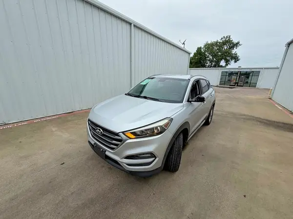 KM8J33A45JU683348 2018 HYUNDAI TUCSON - Image 2
