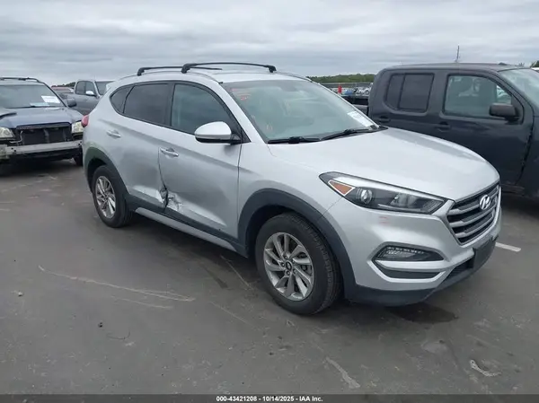 KM8J33A45JU690560 2018 HYUNDAI TUCSON - Image 1
