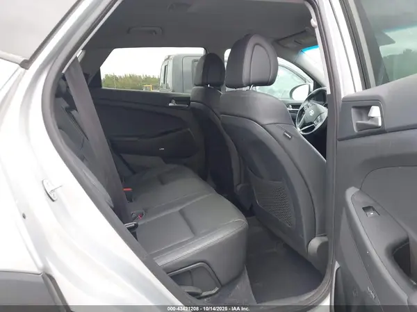 KM8J33A45JU690560 2018 HYUNDAI TUCSON - Image 8