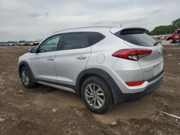 KM8J33A45JU691885 2018 HYUNDAI TUCSON - Image 2