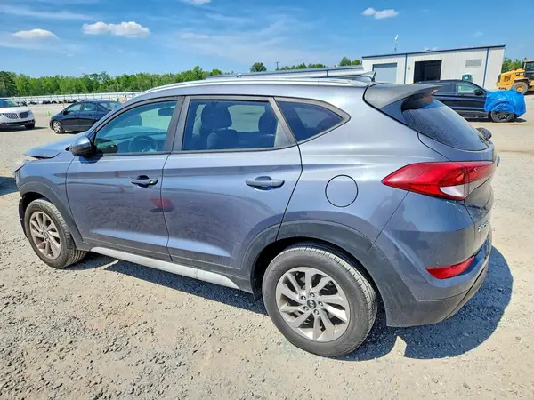 KM8J33A45JU693037 2018 HYUNDAI TUCSON - Image 2