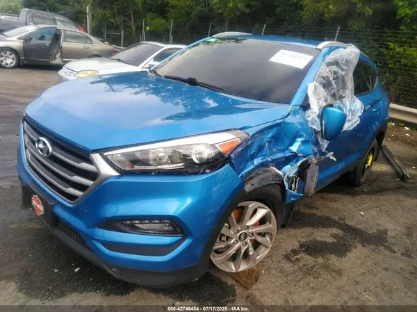 KM8J33A45JU696343 2018 HYUNDAI TUCSON - Image 2