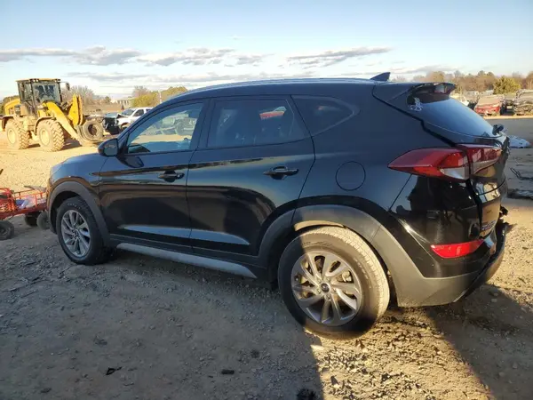 KM8J33A45JU700584 2018 HYUNDAI TUCSON - Image 2