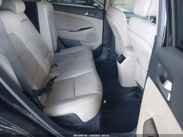 KM8J33A45JU708796 2018 HYUNDAI TUCSON - Image 8