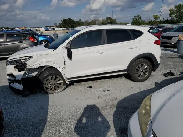 KM8J33A45JU709852 2018 HYUNDAI TUCSON - Image 1
