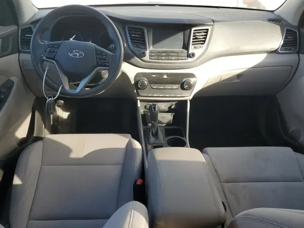 KM8J33A45JU713528 2018 HYUNDAI TUCSON - Image 8