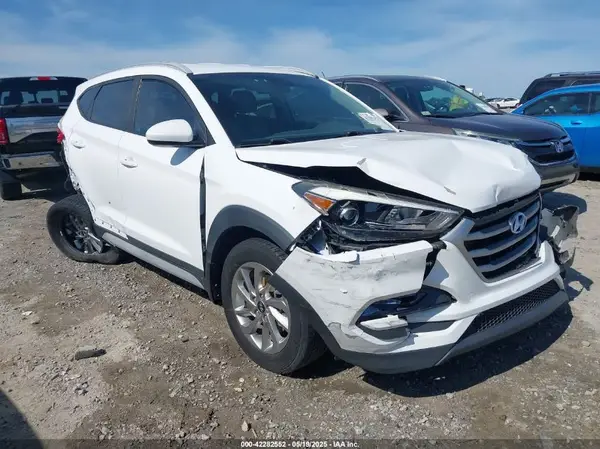 KM8J33A45JU716719 2018 HYUNDAI TUCSON - Image 1
