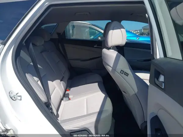 KM8J33A45JU716719 2018 HYUNDAI TUCSON - Image 8