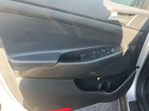 KM8J33A45JU717353 2018 HYUNDAI TUCSON - Image 8