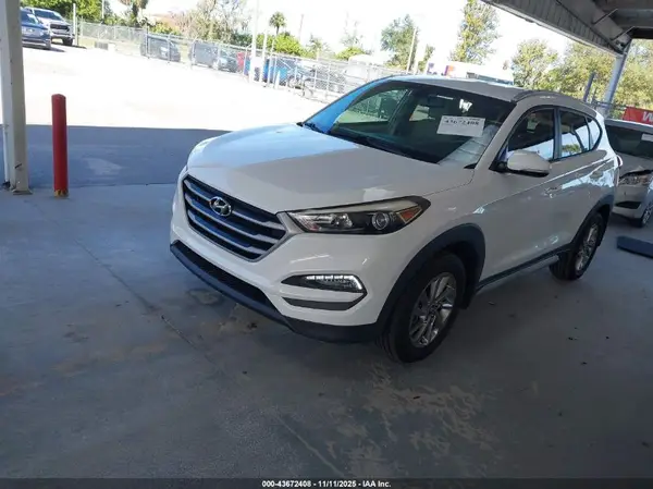 KM8J33A45JU720706 2018 HYUNDAI TUCSON - Image 2