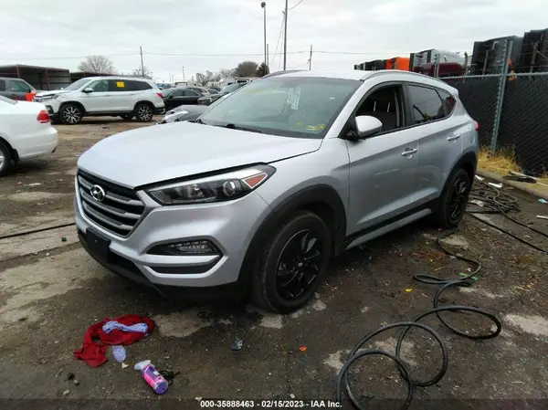 KM8J33A45JU721578 2018 HYUNDAI TUCSON - Image 2
