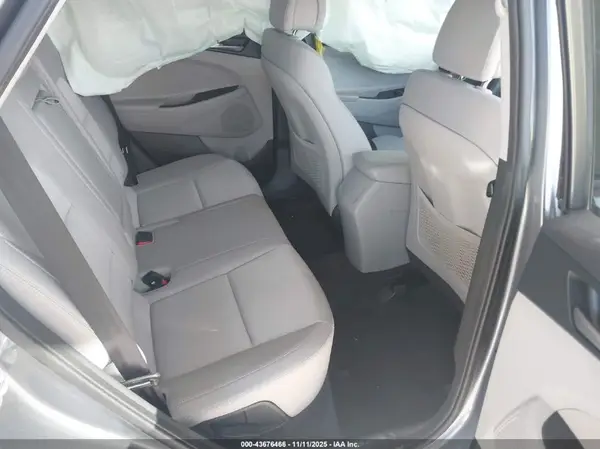 KM8J33A45JU726957 2018 HYUNDAI TUCSON - Image 8