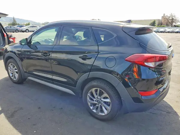 KM8J33A45JU756119 2018 HYUNDAI TUCSON - Image 2