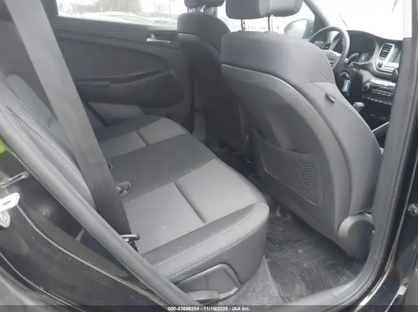 KM8J33A45JU764169 2018 HYUNDAI TUCSON - Image 8