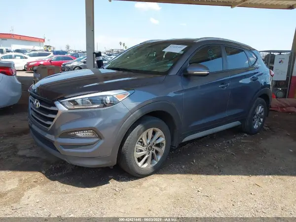 KM8J33A45JU771851 2018 HYUNDAI TUCSON - Image 2