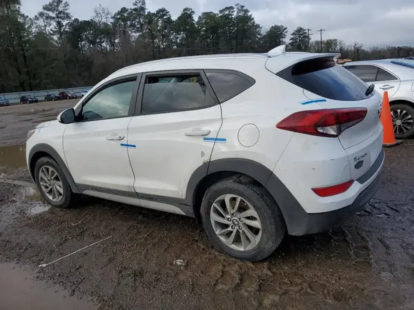 KM8J33A45JU786379 2018 HYUNDAI TUCSON - Image 2