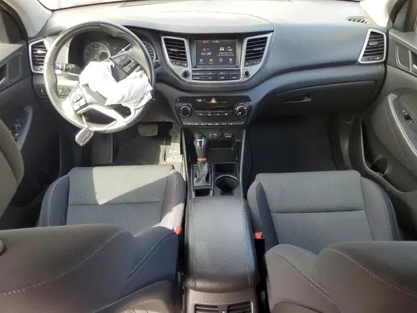 KM8J33A45JU797947 2018 HYUNDAI TUCSON - Image 8