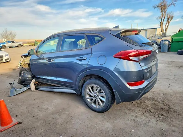 KM8J33A45JU805688 2018 HYUNDAI TUCSON - Image 2