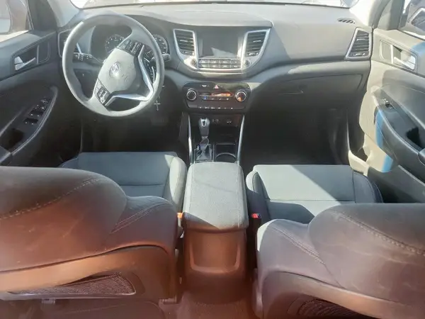 KM8J33A45JU806775 2018 HYUNDAI TUCSON - Image 8