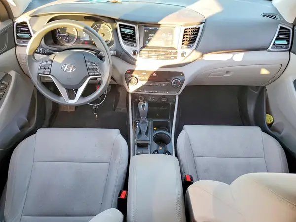 KM8J33A45JU809305 2018 HYUNDAI TUCSON - Image 8