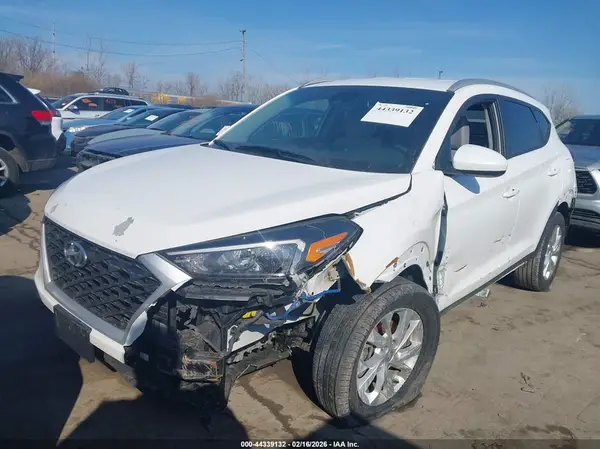 KM8J33A45KU034974 2019 HYUNDAI TUCSON - Image 2