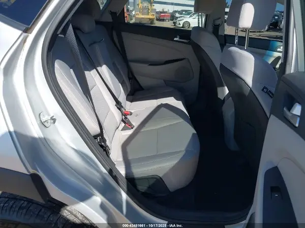 KM8J33A45KU069160 2019 HYUNDAI TUCSON - Image 8