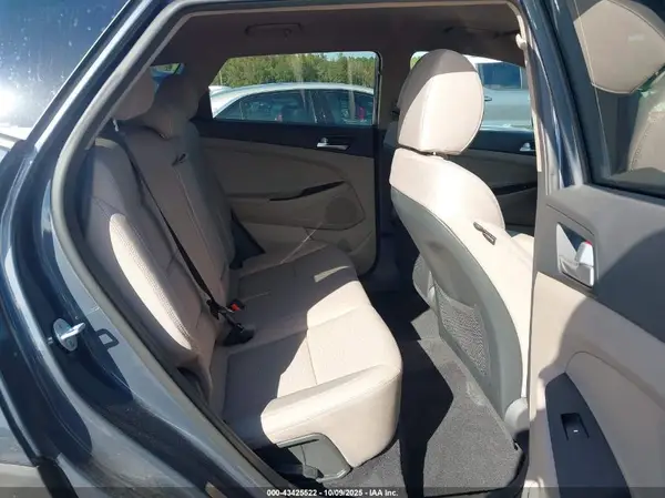 KM8J33A45KU986910 2019 HYUNDAI TUCSON - Image 8
