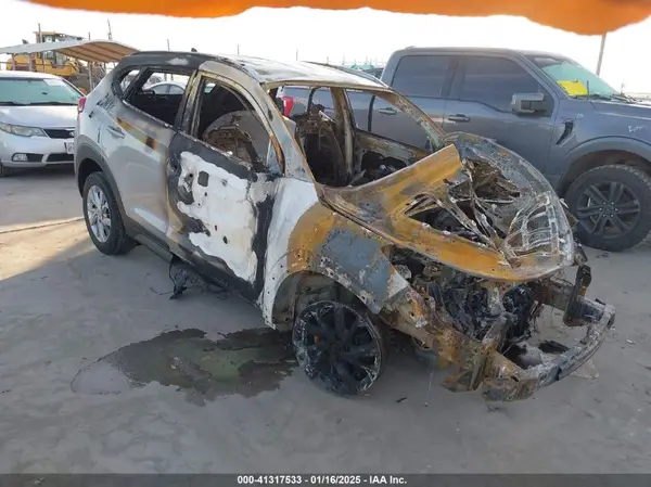 KM8J33A45LU141928 2020 HYUNDAI TUCSON - Image 1