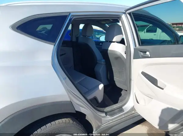 KM8J33A45LU157403 2020 HYUNDAI TUCSON - Image 8