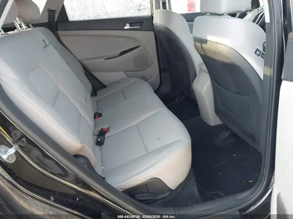 KM8J33A45MU300402 2021 HYUNDAI TUCSON - Image 8