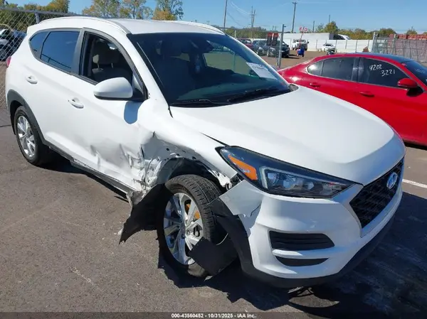 KM8J33A45MU311822 2021 HYUNDAI TUCSON - Image 1