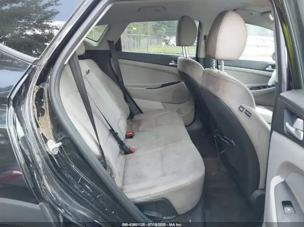 KM8J33A45MU407644 2021 HYUNDAI TUCSON - Image 8