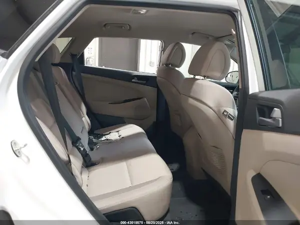 KM8J33A46GU060992 2016 HYUNDAI TUCSON - Image 8