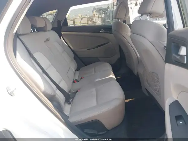 KM8J33A46GU063049 2016 HYUNDAI TUCSON - Image 8