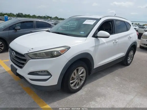 KM8J33A46GU125579 2016 HYUNDAI TUCSON - Image 2