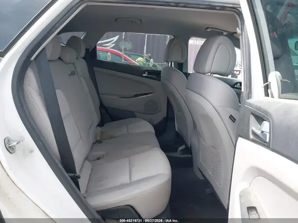 KM8J33A46GU125579 2016 HYUNDAI TUCSON - Image 8