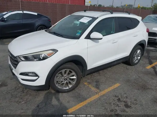 KM8J33A46GU209773 2016 HYUNDAI TUCSON - Image 2