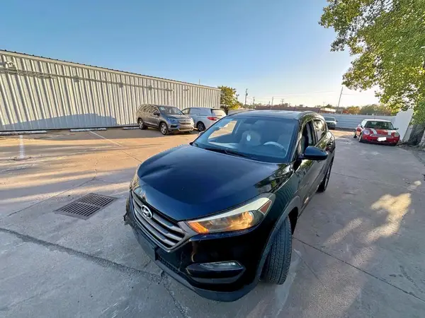 KM8J33A46GU232356 2016 HYUNDAI TUCSON - Image 2