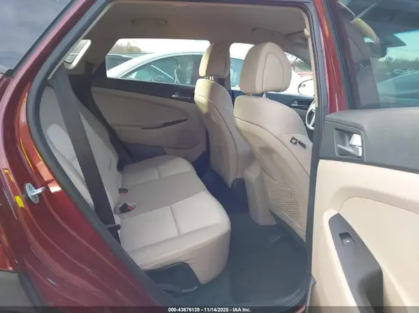 KM8J33A46HU252690 2017 HYUNDAI TUCSON - Image 8