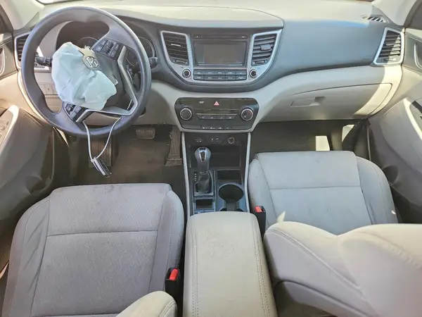 KM8J33A46HU274348 2017 HYUNDAI TUCSON - Image 8