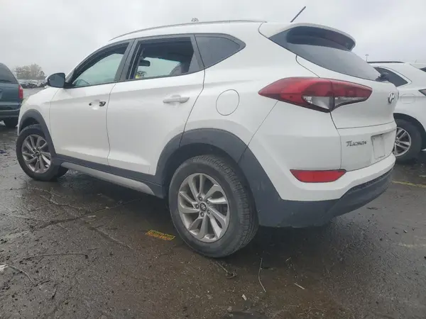 KM8J33A46HU280022 2017 HYUNDAI TUCSON - Image 2